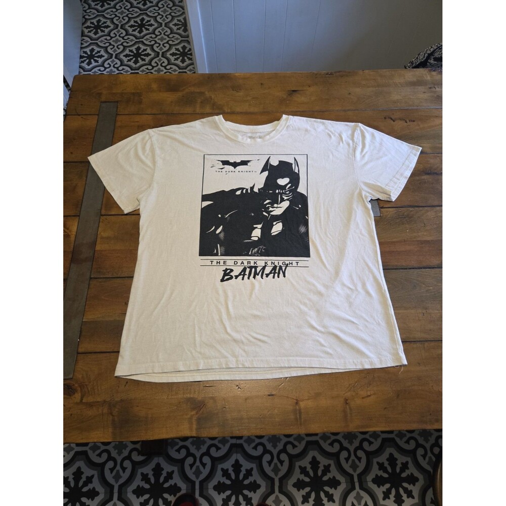 The Dark Knight Batman Shirt XL Trelo DC Comics Movie Cream Graphic Crewneck Tee